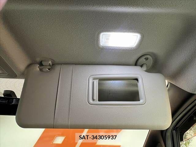 Toyota VOXY 2014-06 8782432-27