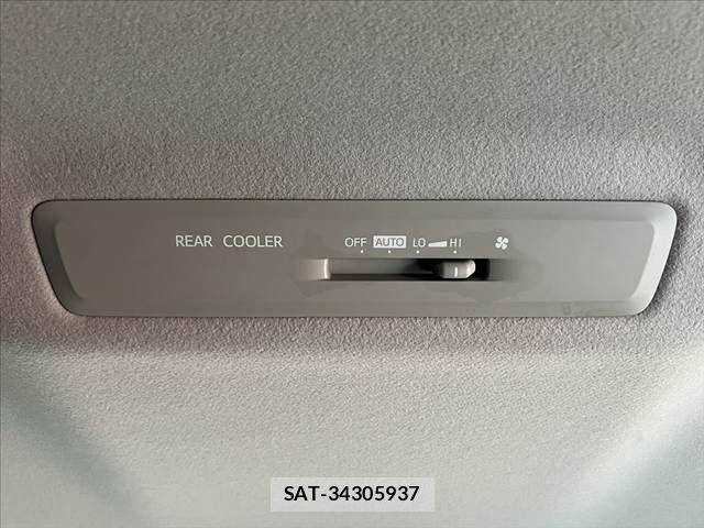 Toyota VOXY 2014-06 8782432-29