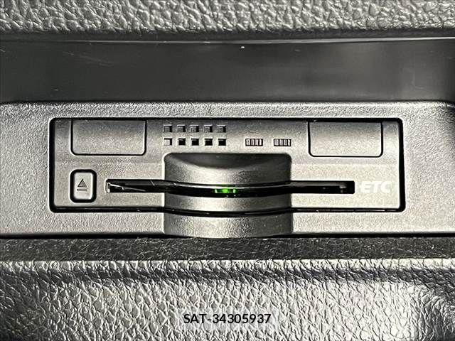 Toyota VOXY 2014-06 8782432-5