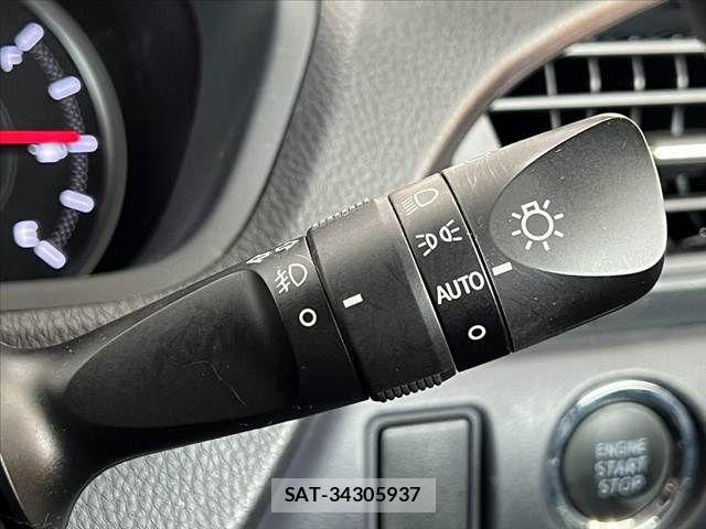 Toyota VOXY 2014-06 8782432-6