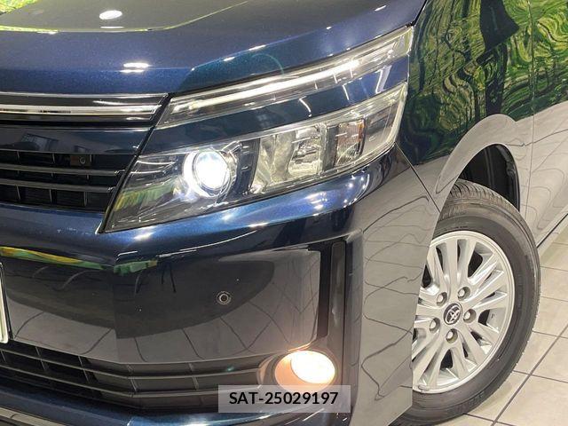 Toyota VOXY 2016-12 8832198-9