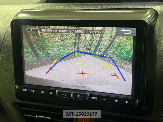 Toyota VOXY 2016-12 8832198-5