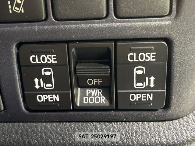 Toyota VOXY 2016-12 8832198-6