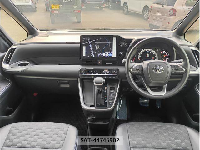 Toyota VOXY 2023-10 8832190-2