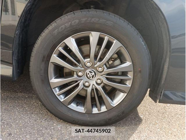 Toyota VOXY 2023-10 8832190-7