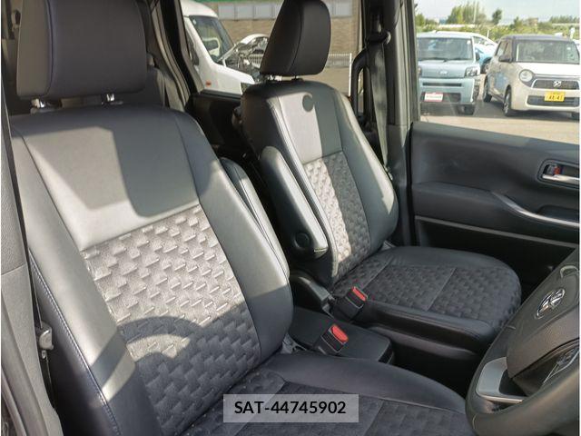 Toyota VOXY 2023-10 8832190-8