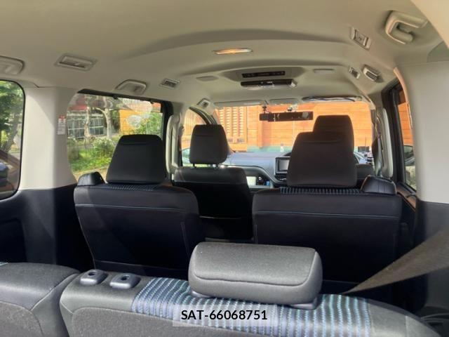 Toyota VOXY 2015-07 8850942-10