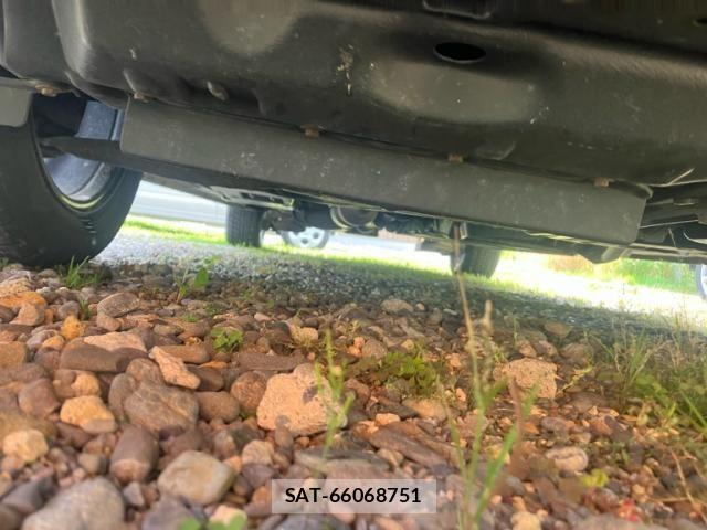 Toyota VOXY 2015-07 8850942-3