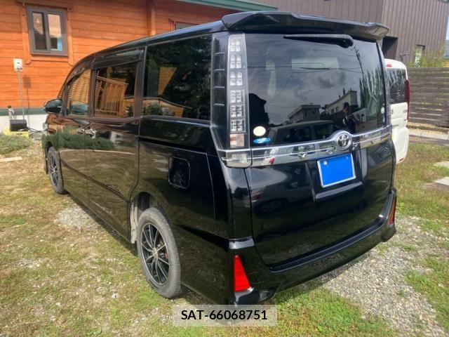 Toyota VOXY 2015-07 8850942-7
