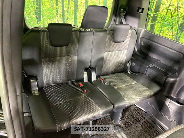 Toyota VOXY 2018-08 8850939-9