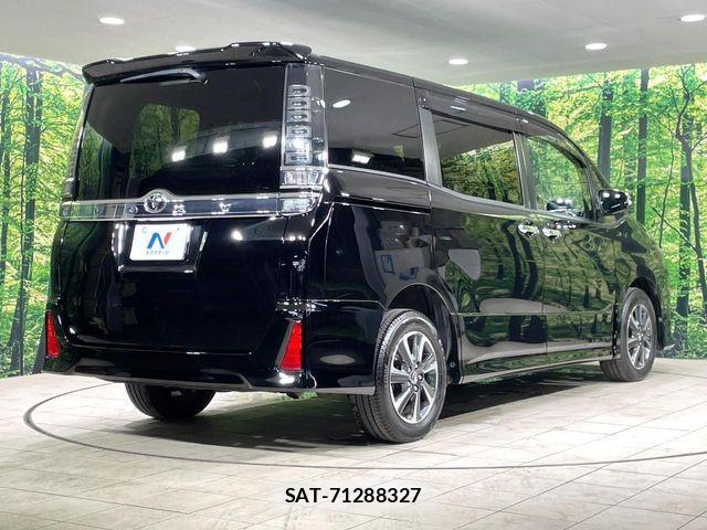 Toyota VOXY 2018-08 8850939-16