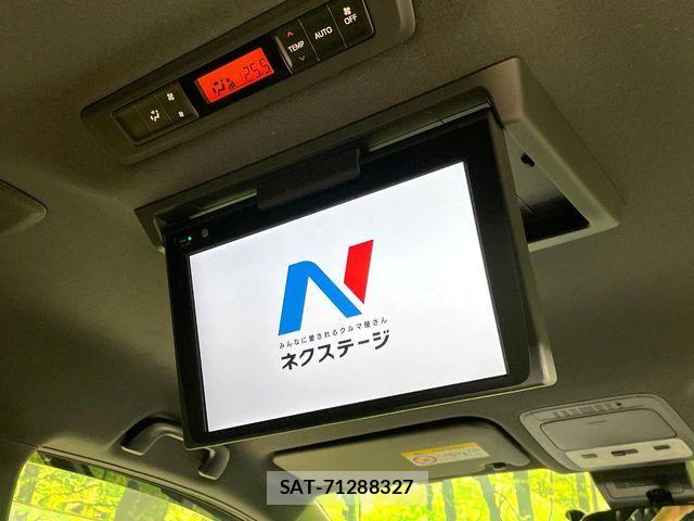 Toyota VOXY 2018-08 8850939-6