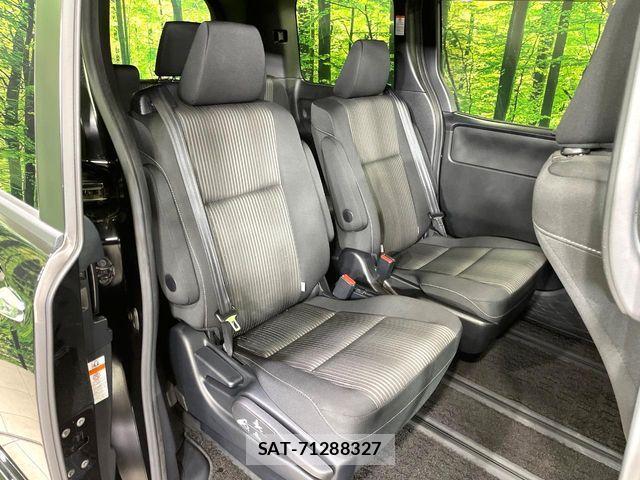 Toyota VOXY 2018-08 8850939-8