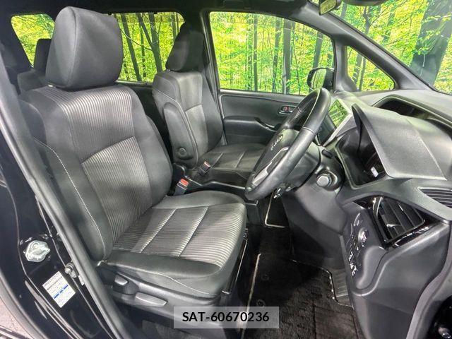 Toyota VOXY 2019-07 8850940-10