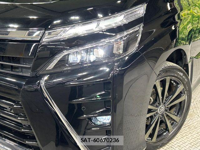 Toyota VOXY 2019-07 8850940-13