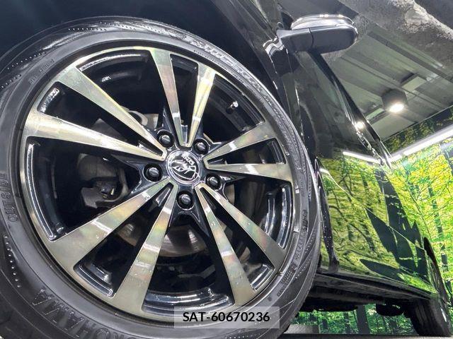 Toyota VOXY 2019-07 8850940-14