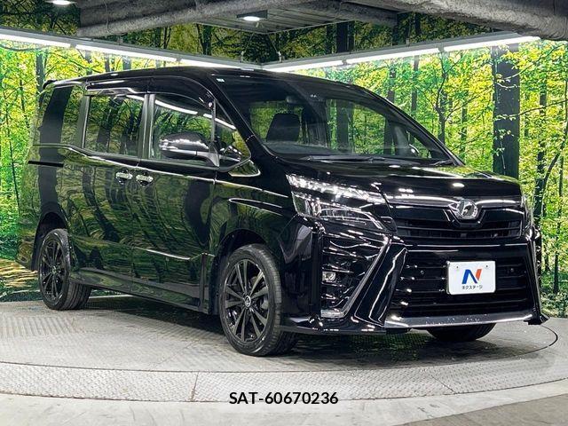 Toyota VOXY 2019-07 8850940-17