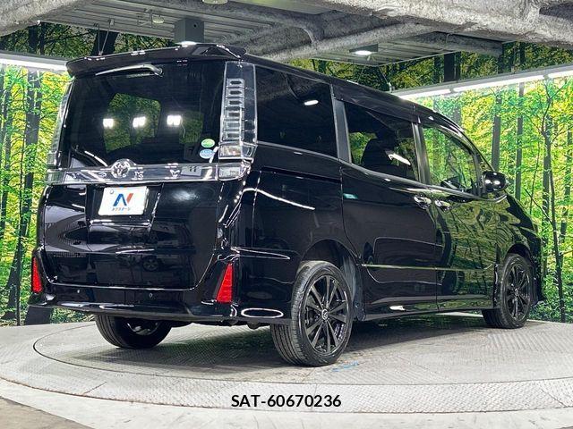 Toyota VOXY 2019-07 8850940-18