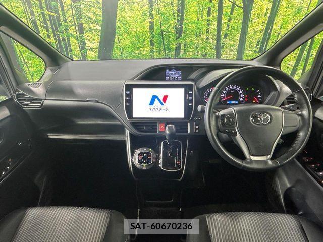 Toyota VOXY 2019-07 8850940-1