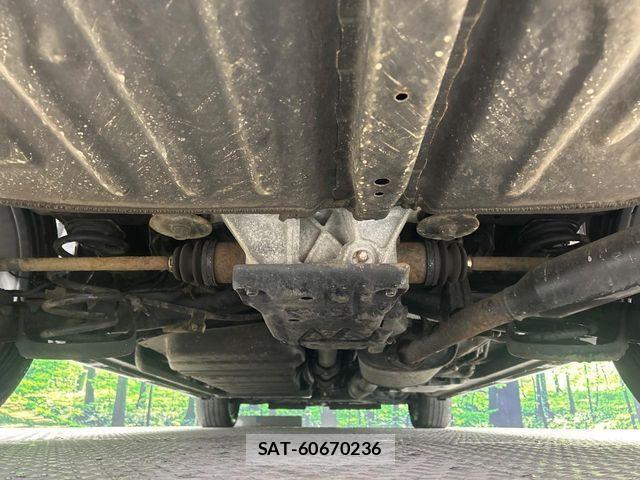 Toyota VOXY 2019-07 8850940-19