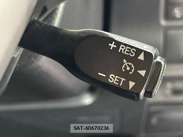 Toyota VOXY 2019-07 8850940-5