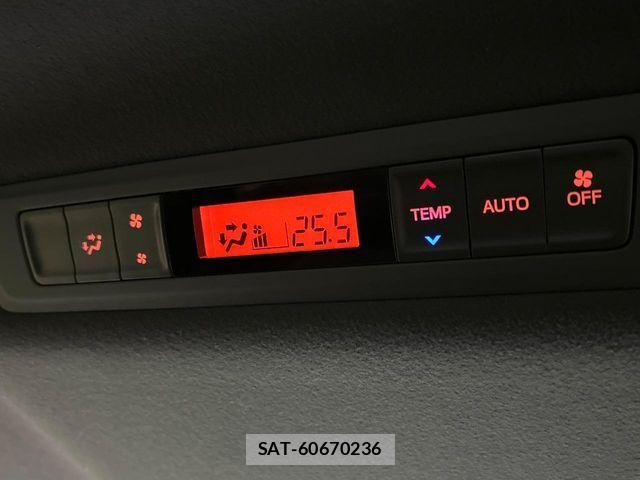 Toyota VOXY 2019-07 8850940-8
