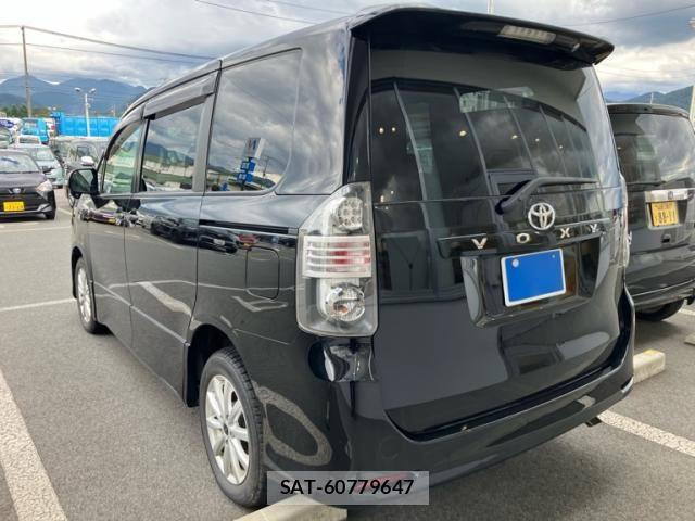 Toyota VOXY 2007-11 8850944-6