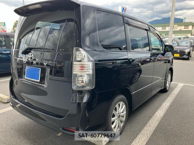 Toyota VOXY 2007-11 8850944-7