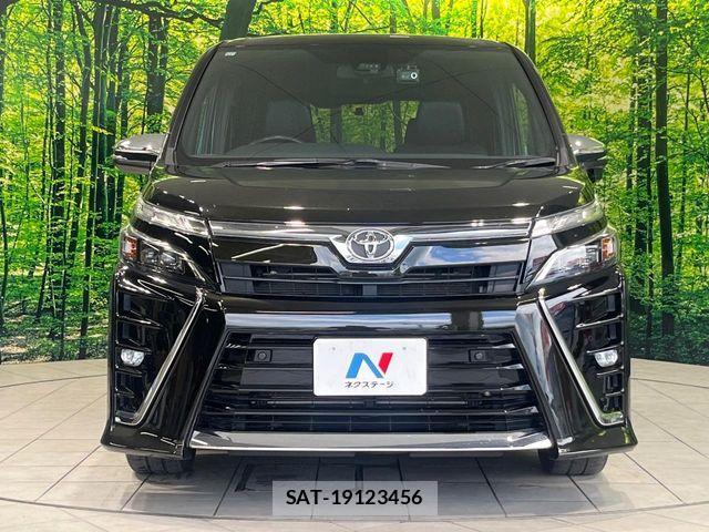 Toyota VOXY 2021-11 8872310-14