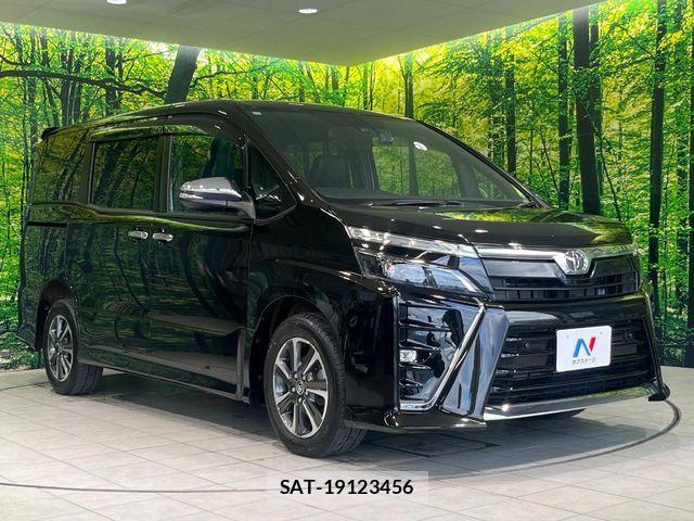 Toyota VOXY 2021-11 8872310-16