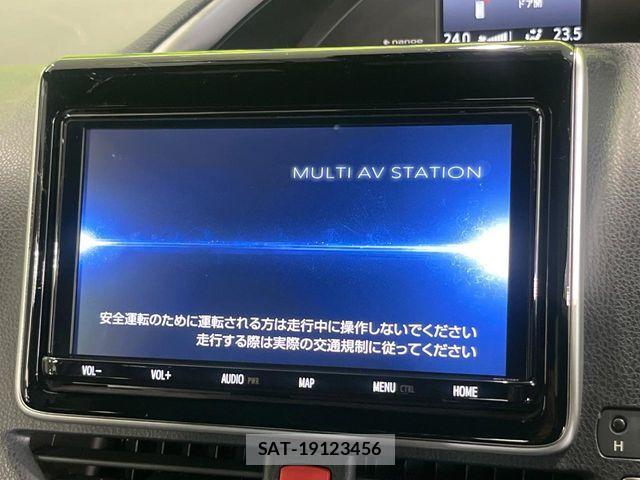 Toyota VOXY 2021-11 8872310-5
