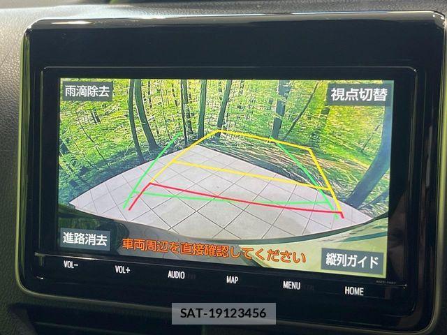 Toyota VOXY 2021-11 8872310-6