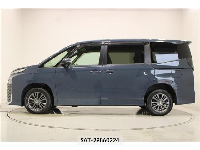 Toyota VOXY 2022-04 8882684-9