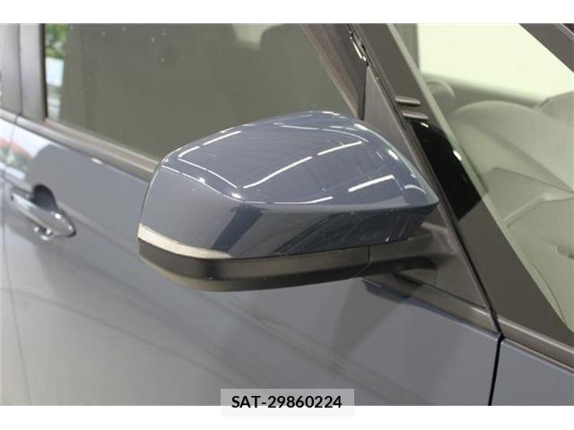 Toyota VOXY 2022-04 8882684-21