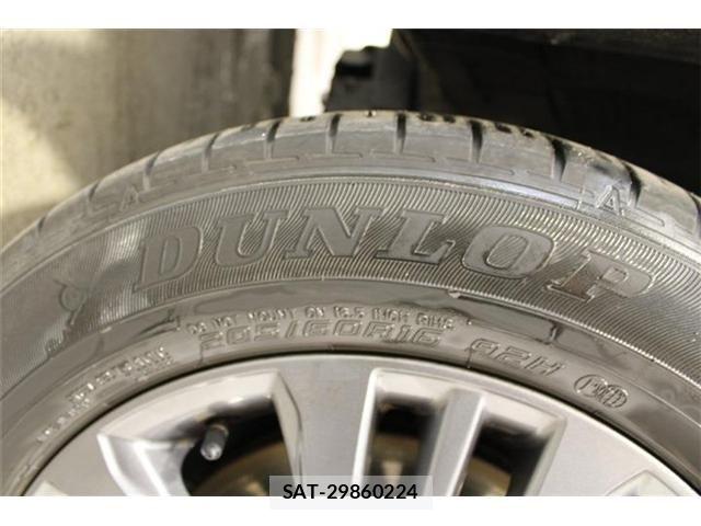 Toyota VOXY 2022-04 8882684-26