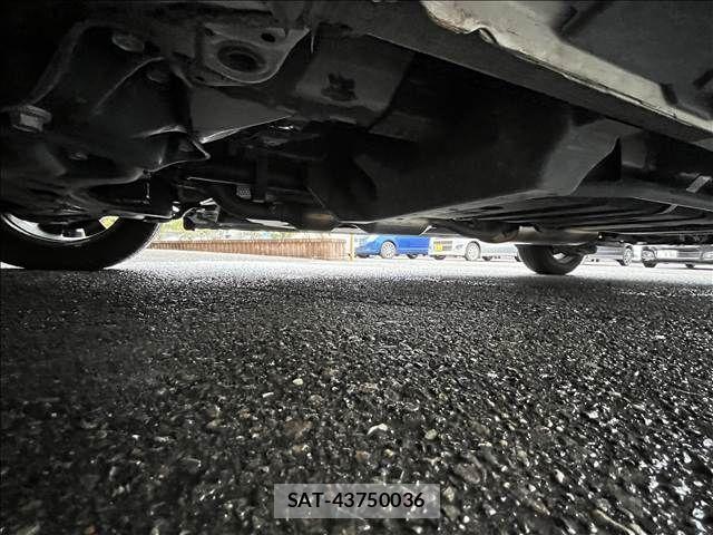Toyota VOXY 2021-04 8882686-10