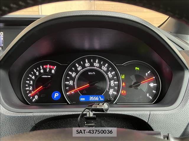 Toyota VOXY 2021-04 8882686-25