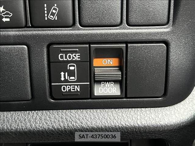 Toyota VOXY 2021-04 8882686-29