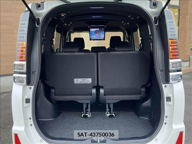 Toyota VOXY 2021-04 8882686-8