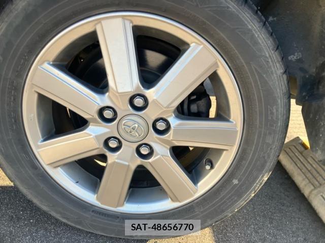 Toyota VOXY 2009-10 8884516-11