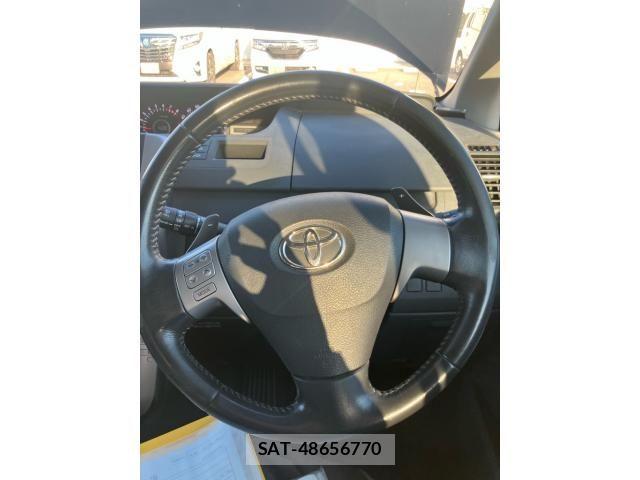 Toyota VOXY 2009-10 8884516-16