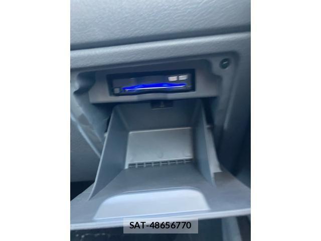 Toyota VOXY 2009-10 8884516-20
