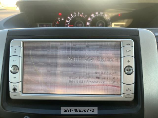Toyota VOXY 2009-10 8884516-22