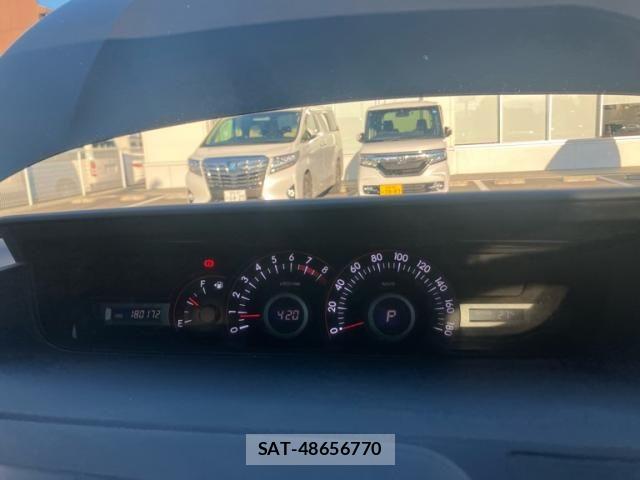 Toyota VOXY 2009-10 8884516-23