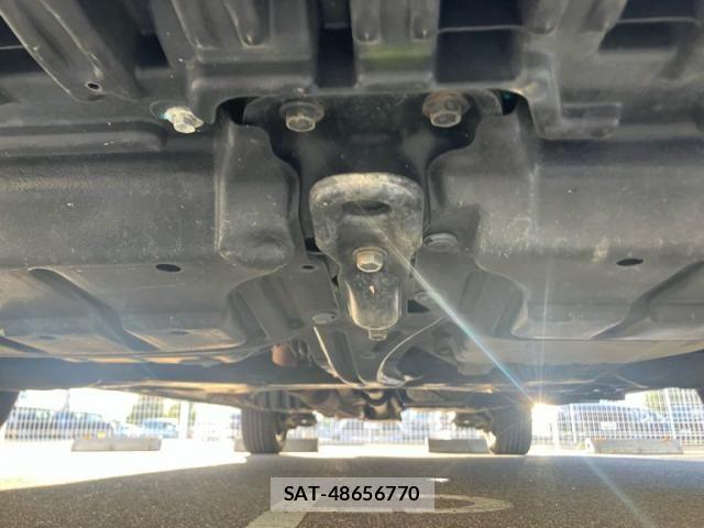 Toyota VOXY 2009-10 8884516-5