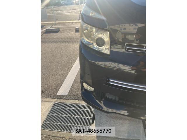 Toyota VOXY 2009-10 8884516-6