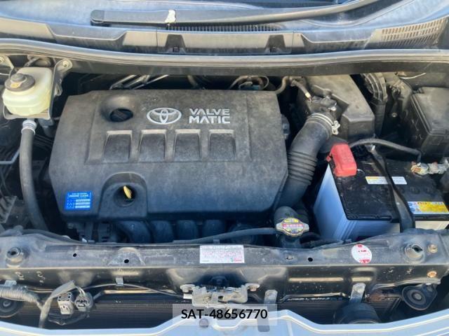 Toyota VOXY 2009-10 8884516-7