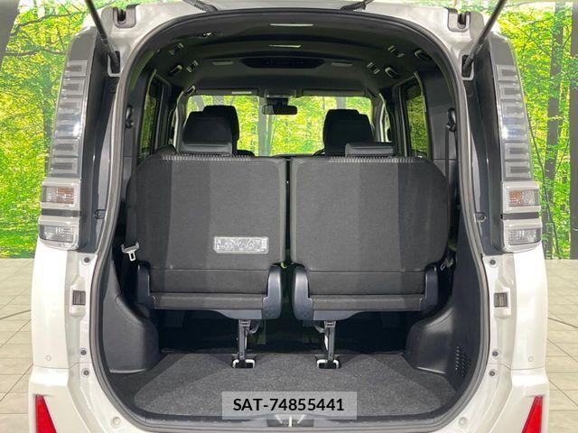 Toyota VOXY 2019-03 8884508-11