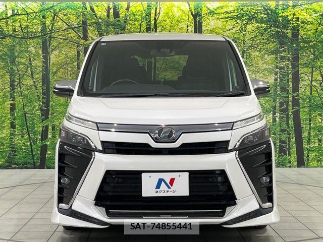 Toyota VOXY 2019-03 8884508-15