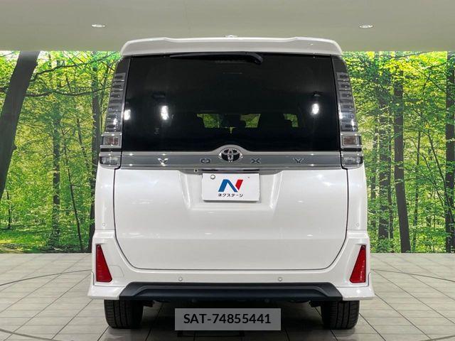 Toyota VOXY 2019-03 8884508-16